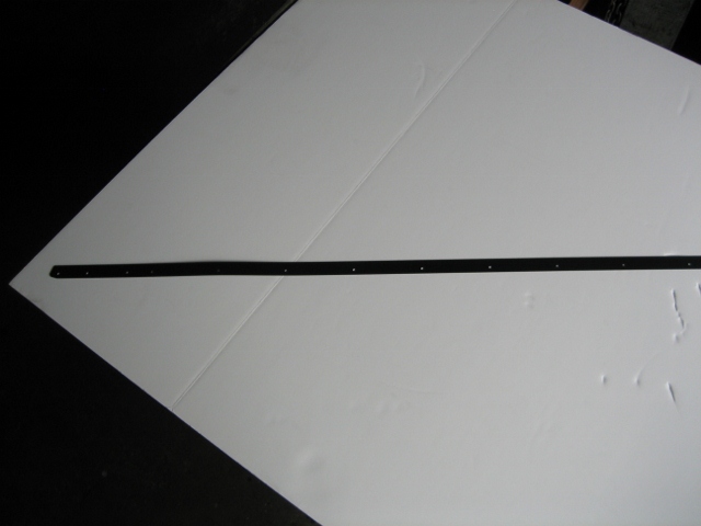 181 871 491 - FRONT RETAINER METAL STRIP